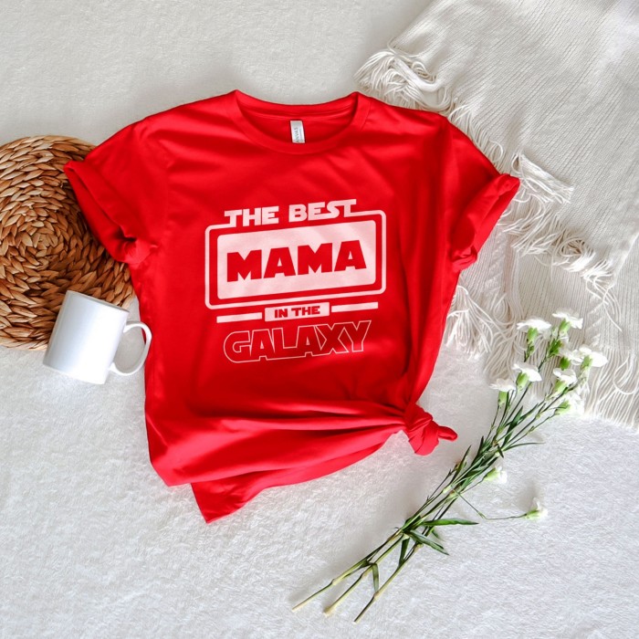 Mother's Day Shirt, The Best Mama In The Galaxy Shirt, Star Wars Mama Shirt, Mandalorian Family Tee, Mom Shirt, Mother's Day Gift, Mother Tee