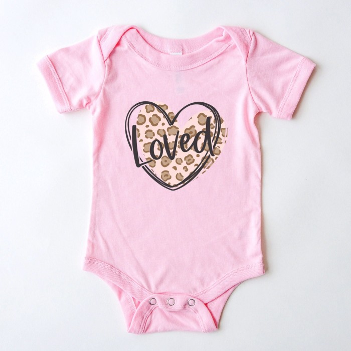 Baby Shower Onesie, Leopard Print Heart Baby Onesie, Newborn Baby Bodysuit, Funny  Baby Shower Gift, Toddler Tee, Baby Announcement