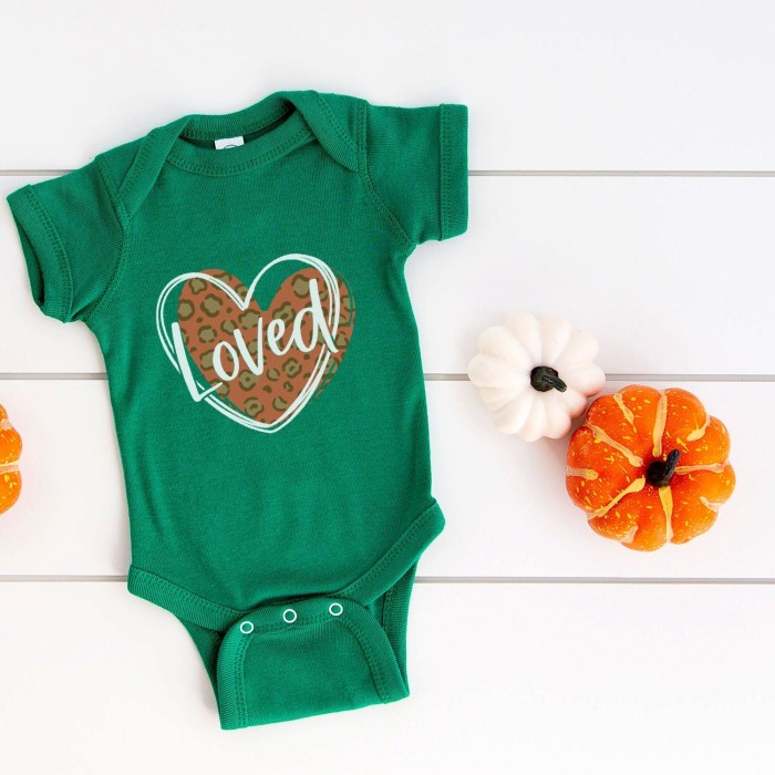 Baby Shower Onesie, Leopard Print Heart Baby Onesie, Newborn Baby Bodysuit, Funny  Baby Shower Gift, Toddler Tee, Baby Announcement