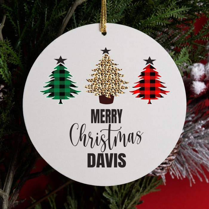 Personalized Buffalo Plaid Tree Ornaments with 'Merry Christmas' and Custom Name – Perfect for the Holiday Season!